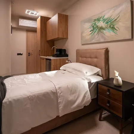 Aunt Malama's Place Apartment